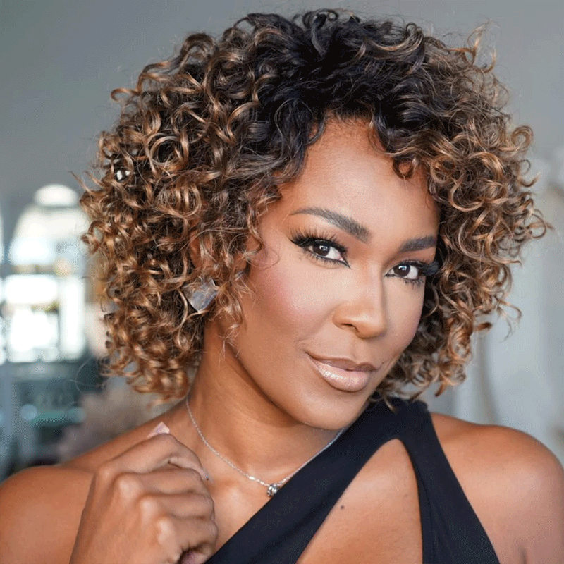 𝑼𝒘𝒂𝒗𝒚 𝑷𝒓𝒆𝒎𝒊𝒖𝒎 𝑳𝒊𝒏𝒆 Perruque Légère Confortable Glueless Couleur Blond Foncé Doré Ombré Perruque Sans Colle Bouclé