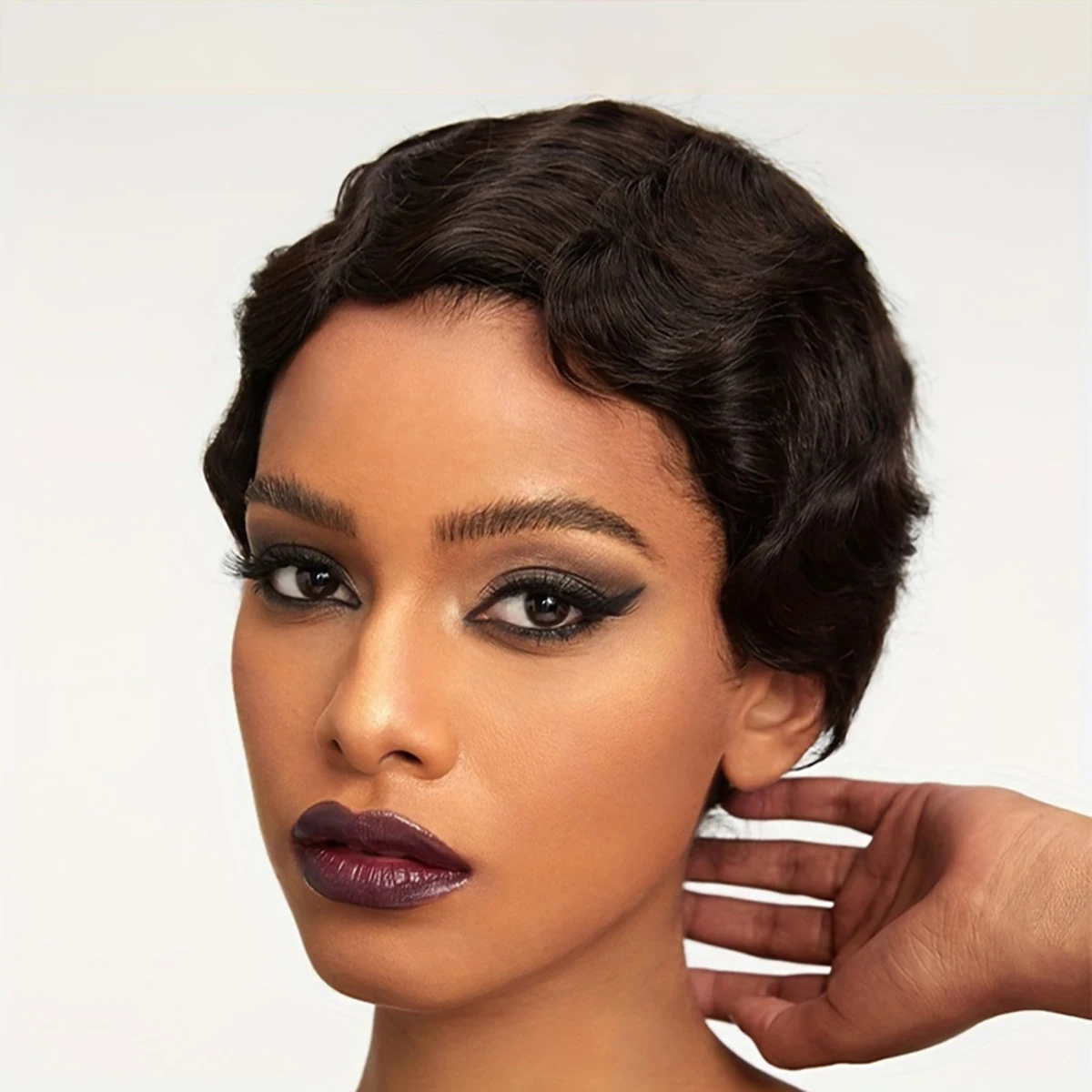 𝐏𝐫𝐞̂𝐭 𝐞𝐧 𝟐𝟒𝐡⚡Perruque Léger Résistante Glueless Noir Perruque Coupe Pixie Eau Ondulée